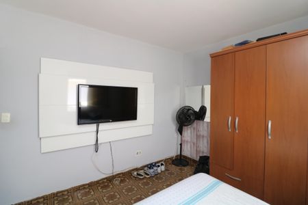 Quarto 2 de casa para alugar com 4 quartos, 250m² em Jardim Santa Teresinha, São Paulo