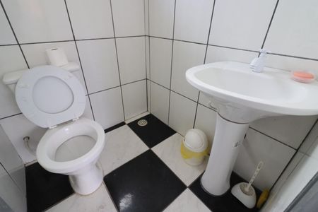 Banheiro de casa para alugar com 1 quarto, 120m² em Bandeiras, Osasco