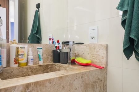 Apartamento à venda com 70m², 2 quartos e 1 vaga Apartamento à venda com 70m², 2 quartos e 1 vagaBanheiro da Suíte