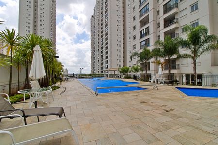 Apartamento à venda com 70m², 2 quartos e 1 vaga Apartamento à venda com 70m², 2 quartos e 1 vagaÁrea comum - Piscina
