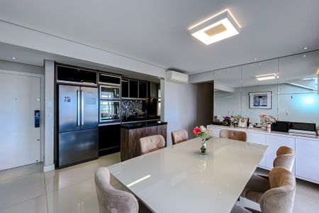 Apartamento à venda com 150m², 3 quartos e 3 vagas Apartamento à venda com 150m², 3 quartos e 3 vagasSala de Jantar