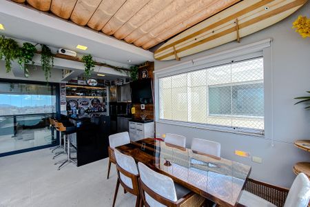 Apartamento à venda com 150m², 3 quartos e 3 vagas Apartamento à venda com 150m², 3 quartos e 3 vagasVaranda