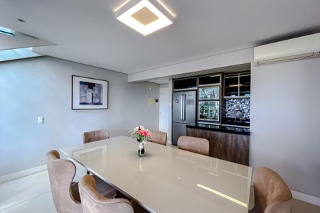 Apartamento à venda com 150m², 3 quartos e 3 vagas Apartamento à venda com 150m², 3 quartos e 3 vagasSala de Jantar