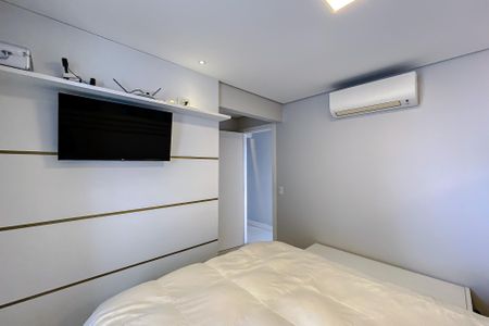Apartamento à venda com 150m², 3 quartos e 3 vagas Apartamento à venda com 150m², 3 quartos e 3 vagasQuarto 2 - Suíte