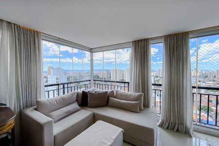 Apartamento à venda com 150m², 3 quartos e 3 vagas Apartamento à venda com 150m², 3 quartos e 3 vagasVaranda