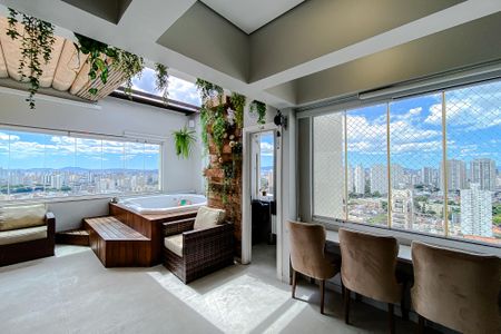 Apartamento à venda com 150m², 3 quartos e 3 vagas Apartamento à venda com 150m², 3 quartos e 3 vagasVaranda