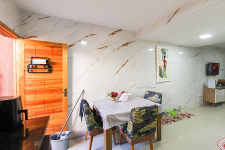 Casa à venda com 85m², 2 quartos e 1 vaga