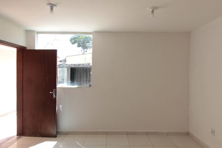 Sala e Cozinha de casa para alugar com 2 quartos, 72m² em Nacional, Contagem
