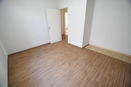 Casa à venda com 329m², 3 quartos e 6 vagasQuarto 2