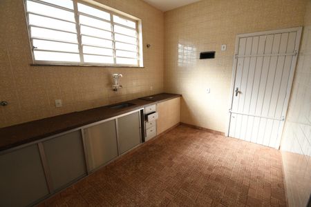 Casa à venda com 329m², 3 quartos e 6 vagasCozinha