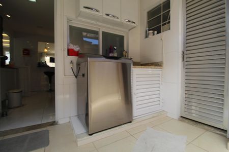 Casa de condomínio à venda com 260m², 4 quartos e 2 vagasÁrea de serviço