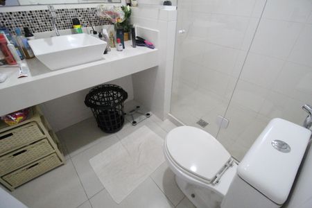 Casa de condomínio à venda com 260m², 4 quartos e 2 vagasBanheiro da suíte 4