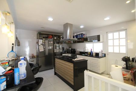 Casa de condomínio à venda com 260m², 4 quartos e 2 vagasCozinha