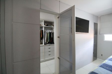 Casa de condomínio à venda com 260m², 4 quartos e 2 vagasSuíte 3 - Closet