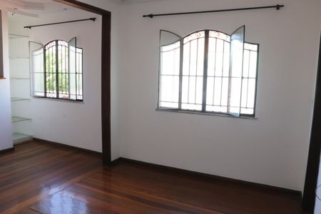Sala de TV de casa para alugar com 2 quartos, 90m² em Parque Residencial Guadalajara, Nova Iguaçu