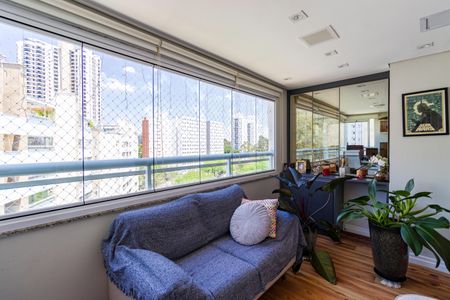 Apartamento para alugar com 3 quartos, 156m² em Vila Suzana, São Paulo