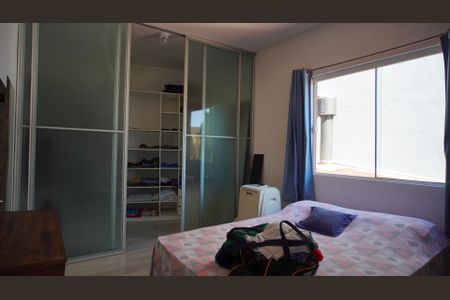 Casa à venda com 190m², 4 quartos e 2 vagas Casa à venda com 190m², 4 quartos e 2 vagasQuarto 1