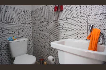 Casa à venda com 190m², 4 quartos e 2 vagas Casa à venda com 190m², 4 quartos e 2 vagasBanheiro 2/Lavanderia