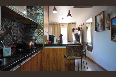 Casa à venda com 190m², 4 quartos e 2 vagas Casa à venda com 190m², 4 quartos e 2 vagasCozinha