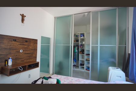 Casa à venda com 190m², 4 quartos e 2 vagas Casa à venda com 190m², 4 quartos e 2 vagasCloset quarto 1