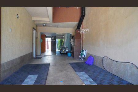 Casa à venda com 190m², 4 quartos e 2 vagas Casa à venda com 190m², 4 quartos e 2 vagasGaragem