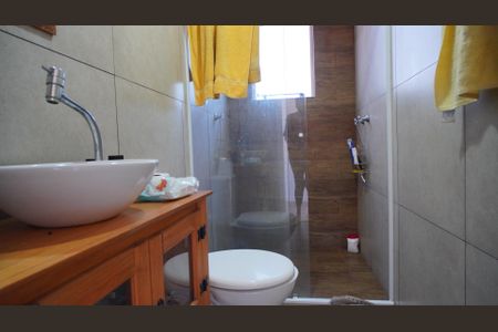 Casa à venda com 190m², 4 quartos e 2 vagas Casa à venda com 190m², 4 quartos e 2 vagasBanheiro Corredor piso superior