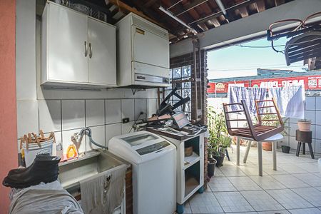 Casa à venda com 137m², 3 quartos e 2 vagas Casa à venda com 137m², 3 quartos e 2 vagasÁrea de Serviço