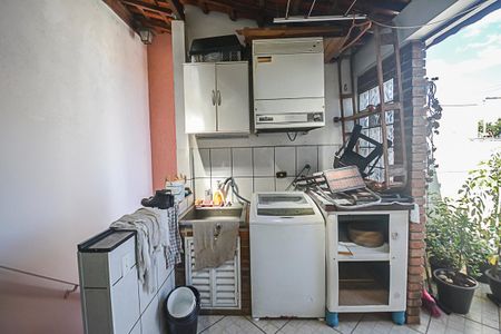 Casa à venda com 137m², 3 quartos e 2 vagas Casa à venda com 137m², 3 quartos e 2 vagasÁrea de Serviço