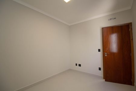 Casa à venda com 204m², 3 quartos e 4 vagas Casa à venda com 204m², 3 quartos e 4 vagasQuarto 2