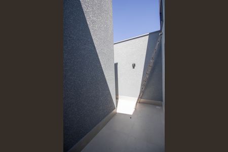 Casa à venda com 204m², 3 quartos e 4 vagas Casa à venda com 204m², 3 quartos e 4 vagasVaranda