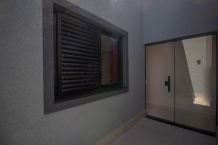 Casa à venda com 204m², 3 quartos e 4 vagas Casa à venda com 204m², 3 quartos e 4 vagasVaranda