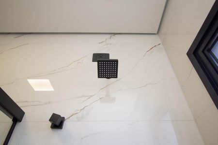 Casa à venda com 204m², 3 quartos e 4 vagas Casa à venda com 204m², 3 quartos e 4 vagasBanheiro da Suíte