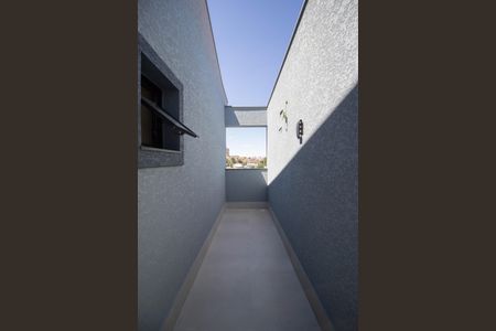 Casa à venda com 204m², 3 quartos e 4 vagas Casa à venda com 204m², 3 quartos e 4 vagasVaranda