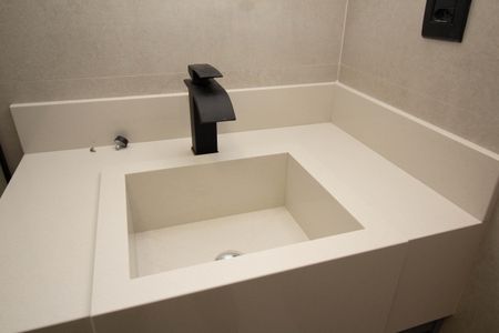 Casa à venda com 204m², 3 quartos e 4 vagas Casa à venda com 204m², 3 quartos e 4 vagasBanheiro Social