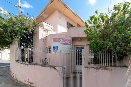 Casa à venda com 169m², 3 quartos e 1 vaga Casa à venda com 169m², 3 quartos e 1 vagaFachada