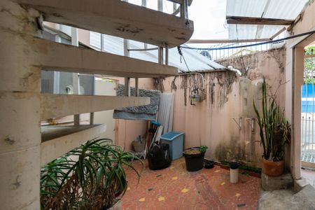 Casa à venda com 169m², 3 quartos e 1 vaga Casa à venda com 169m², 3 quartos e 1 vagaQuintal