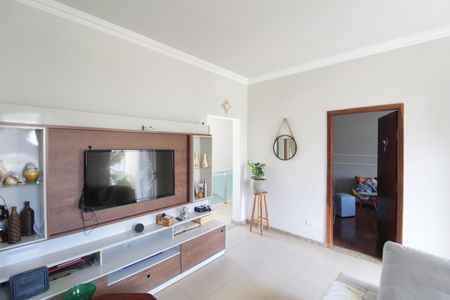 Sala 1 de casa para alugar com 4 quartos, 160m² em Copacabana, Belo Horizonte