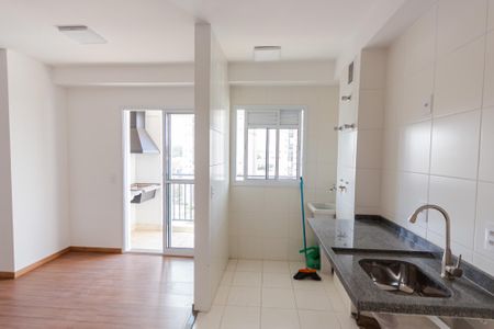 Apartamento para alugar com 54m², 2 quartos e 1 vaga Apartamento para alugar com 54m², 2 quartos e 1 vagaCozinha e Área de Serviço