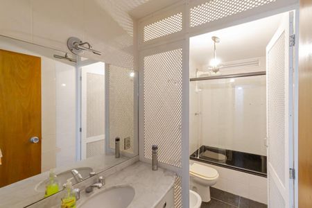 Apartamento à venda com 138m², 3 quartos e 1 vaga Apartamento à venda com 138m², 3 quartos e 1 vagaBanheiro