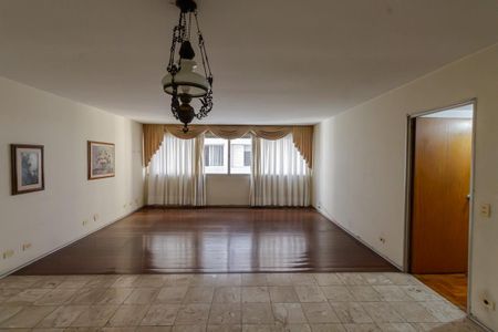 Apartamento à venda com 138m², 3 quartos e 1 vaga Apartamento à venda com 138m², 3 quartos e 1 vagaSala