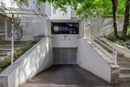 Apartamento à venda com 138m², 3 quartos e 1 vaga Apartamento à venda com 138m², 3 quartos e 1 vagaFachada