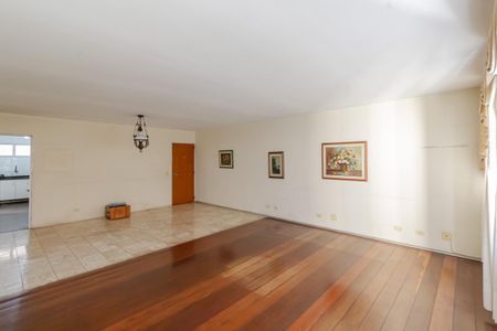 Apartamento à venda com 138m², 3 quartos e 1 vaga Apartamento à venda com 138m², 3 quartos e 1 vagaSala