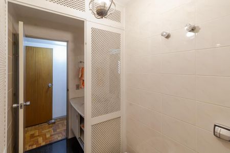Apartamento à venda com 138m², 3 quartos e 1 vaga Apartamento à venda com 138m², 3 quartos e 1 vagaBanheiro