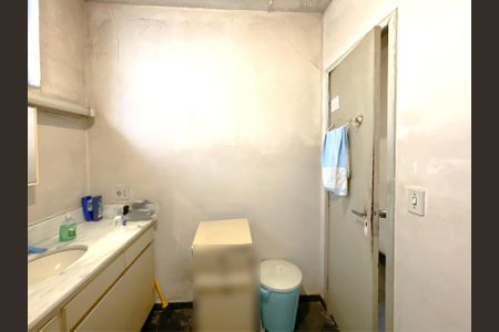 Casa à venda com 117m², 3 quartos e 1 vaga Casa à venda com 117m², 3 quartos e 1 vagaBanheiro