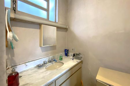 Casa à venda com 117m², 3 quartos e 1 vaga Casa à venda com 117m², 3 quartos e 1 vagaBanheiro