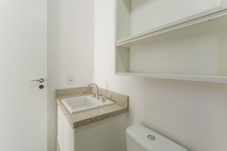 Apartamento para alugar com 75m², 2 quartos e 2 vagas Apartamento para alugar com 75m², 2 quartos e 2 vagasBanheiro da Suíte 1