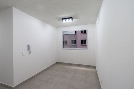 Sala de apartamento para alugar com 2 quartos, 33m² em Parque Industrial Tomas Edson, São Paulo