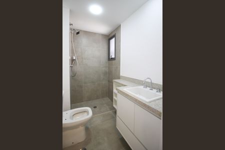 Apartamento para alugar com 75m², 2 quartos e 2 vagas Apartamento para alugar com 75m², 2 quartos e 2 vagasBanheiro da Suíte 1