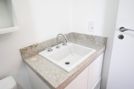 Apartamento para alugar com 75m², 2 quartos e 2 vagas Apartamento para alugar com 75m², 2 quartos e 2 vagasBanheiro da Suíte 2