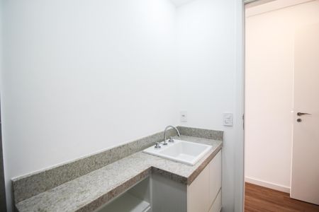 Apartamento para alugar com 75m², 2 quartos e 2 vagas Apartamento para alugar com 75m², 2 quartos e 2 vagasBanheiro da Suíte 1